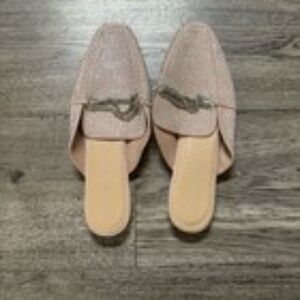 Women's Shoedazzle Flats With Rhinestone Embellishments & Silver Chain Size 8.5